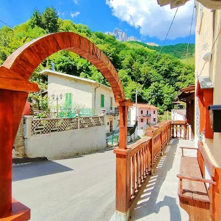 Hotel Palazzo Del Doma - Lake Vagli 바글리 디 소토 외부 사진