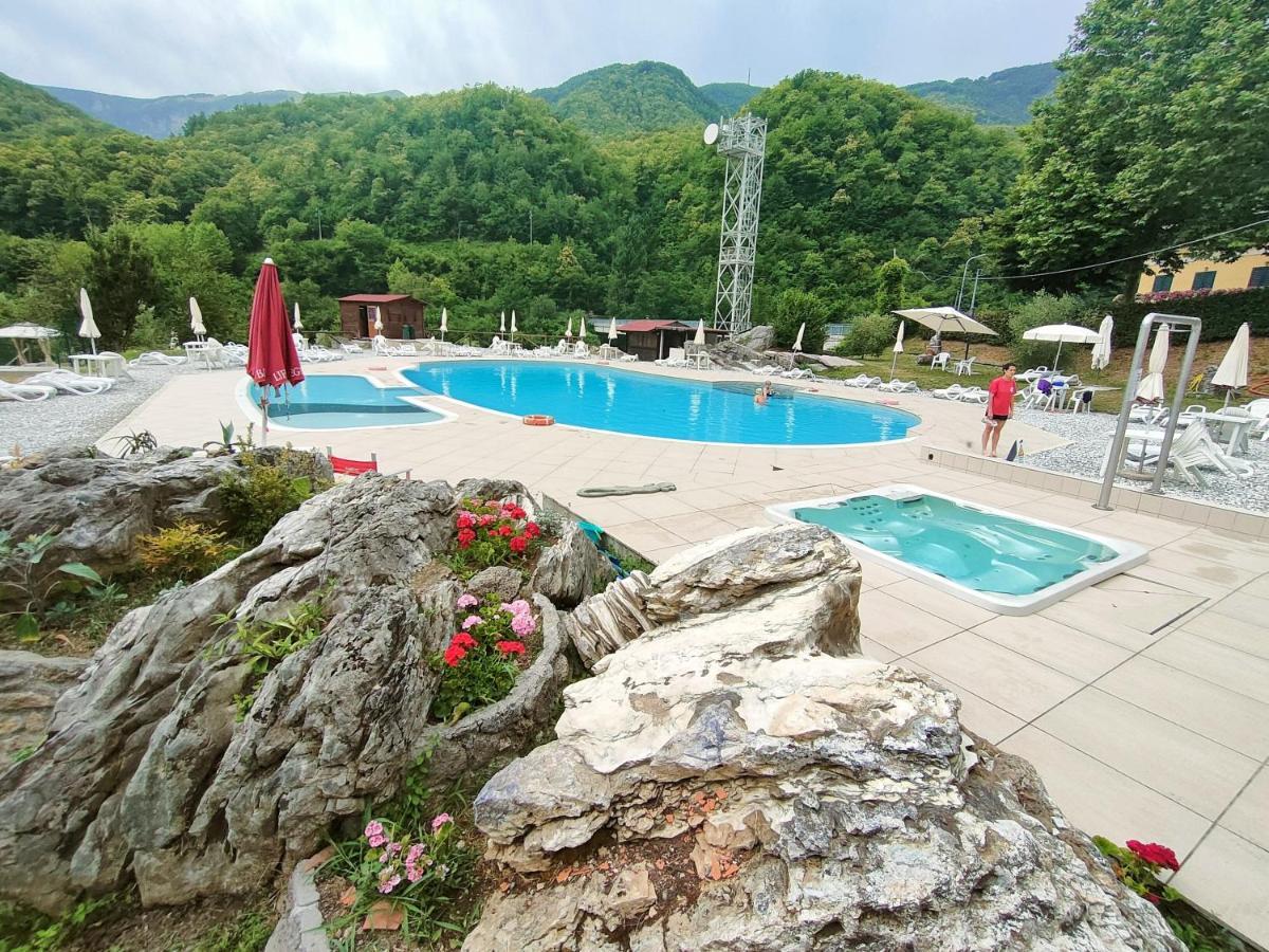 Hotel Palazzo Del Doma - Lake Vagli 바글리 디 소토 외부 사진